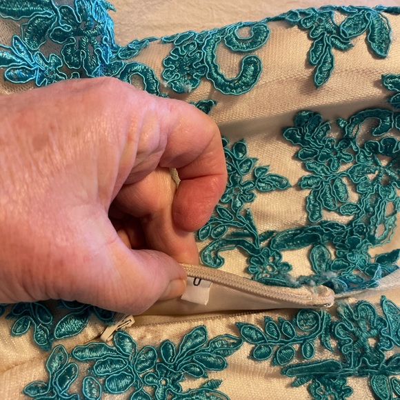 Tween Semi Formal Dress, Ivory, Size 0 - Picture 4 of 5